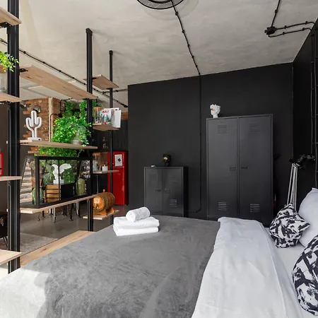 Ogrod Botaniczny Industrial Daire Wroclaw