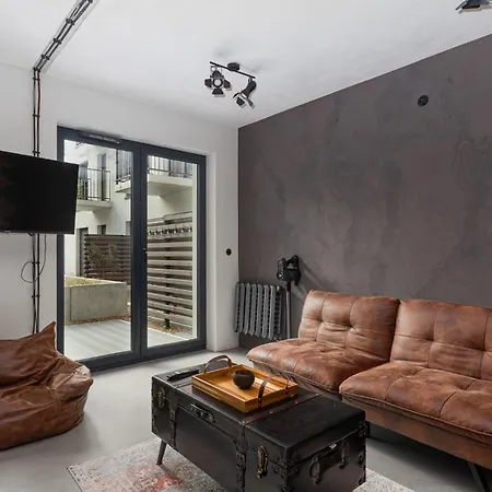 Ogrod Botaniczny Industrial Daire *